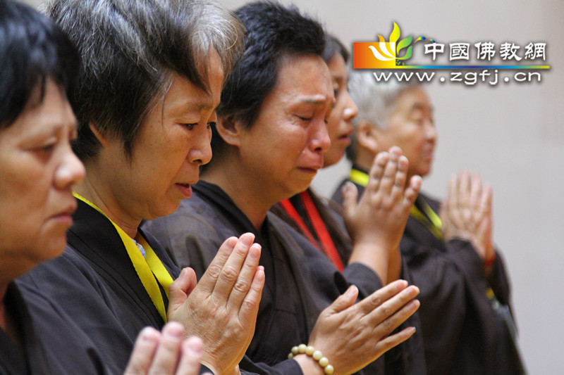 河北井陉灵岩寺举行传授八关斋戒法会.jpg