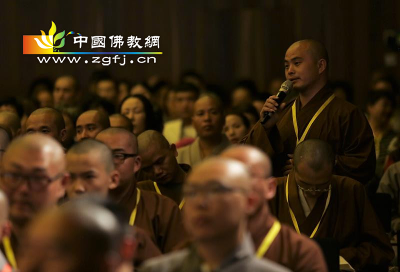 现场法师、居士们提问.jpg