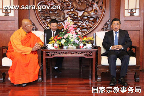 蒋坚永会见斯里兰卡大菩提协会主席乌帕提萨长老.jpg