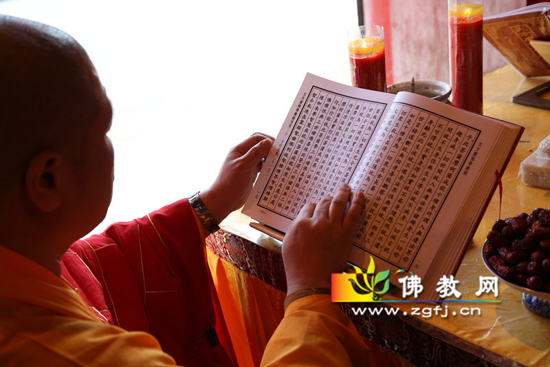 华严坛 恭诵《大方广佛华严经》(1)_副本_副本.jpg