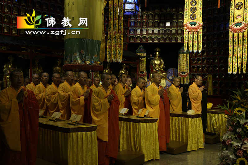 礼拜《梁皇宝忏》02.jpg