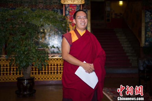 班禅圆满完成各项社会和佛事活动离藏返京.JPG
