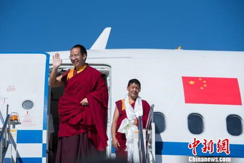 班禅圆满完成各项社会和佛事活动离藏返京.JPG