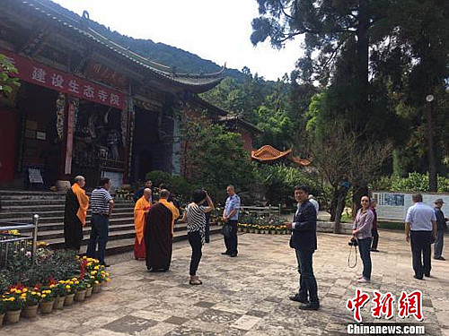 云南华亭寺取消门票促佛教社会化.jpg