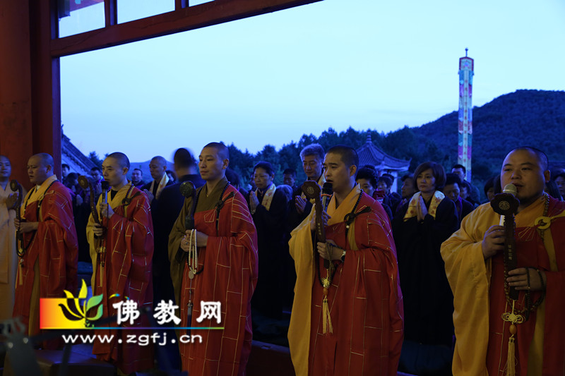 慧开法师、法智法师、悟灯法师、果超法师、 常栎法师(从左至右)_副本04.jpg