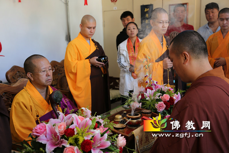 礼请性妙大和尚上堂说法_副本01.jpg