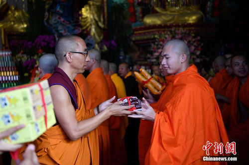 云南千年古刹圆通寺举行“盂兰盆法会”.jpg