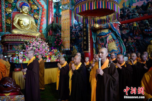 云南千年古刹圆通寺举行“盂兰盆法会”.jpg