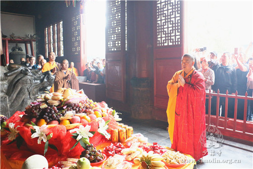 河南嵩山少林寺举行盂兰盆法会.jpg